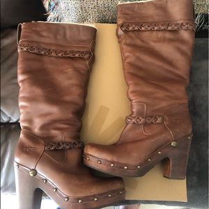 UGG AUSTRALIA SAVANNA BOOT